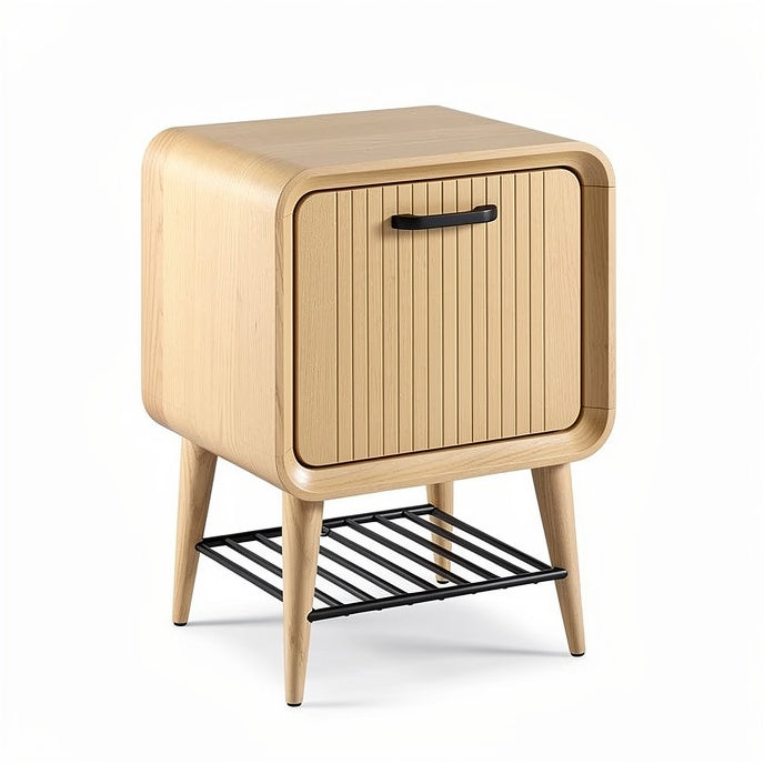 **Moderne nachtkast met houten afwerking en metalen draadrek**